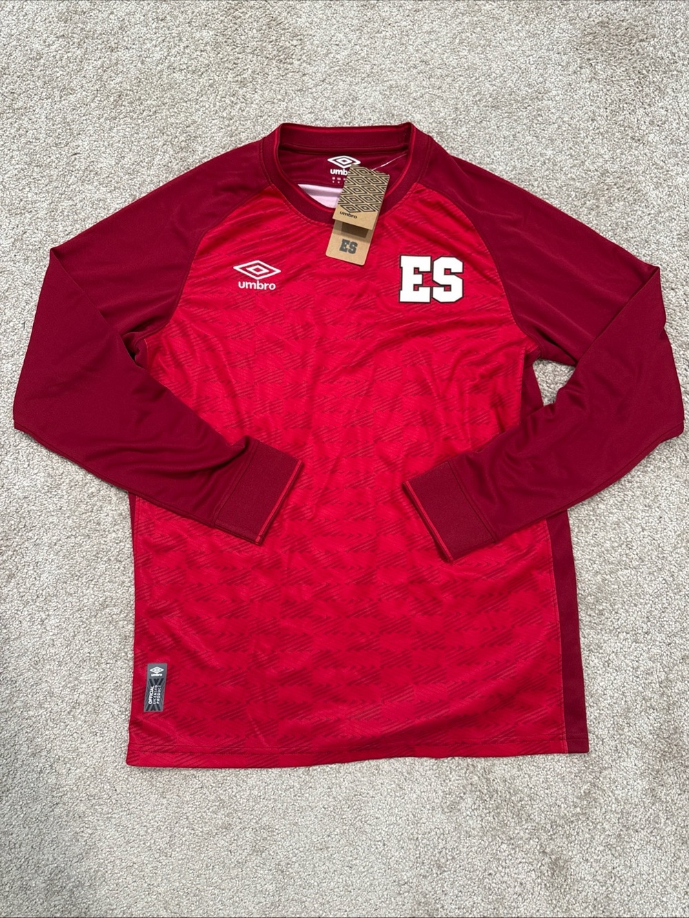 Men’s Size Medium Umbro El Salvador Soccer GK Jersey Long Sleeve Red
